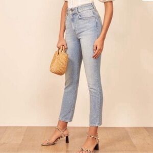 Reformation Emelia Crop Jean in Montego